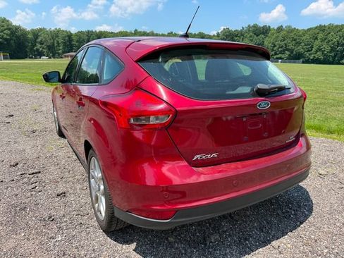 Used 2015 Ford Focus SE w/ Equipment Group 201A FWD image 3