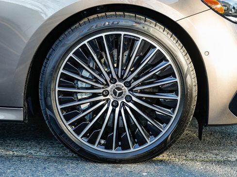 New 2026 Mercedes-Benz E 450 4MATIC Sedan image 9