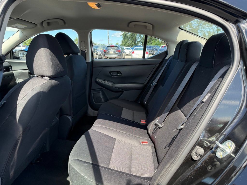Used 2025 Nissan Sentra SV FWD image 33