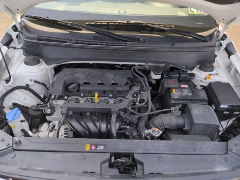 Used 2025 Hyundai Venue SEL FWD image 35