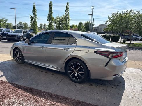 Used 2024 Toyota Camry SE AWD/4WD image 7