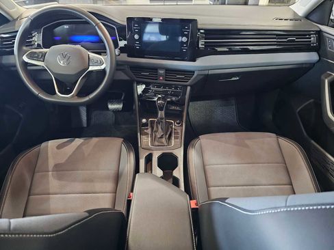 Certified 2025 Volkswagen Jetta SE image 19