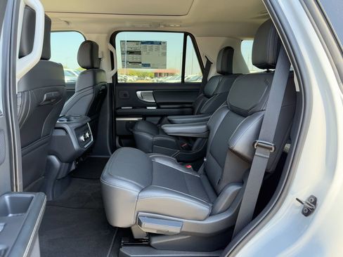 New 2025 Ford Expedition Platinum w/ Driver's Package image 60