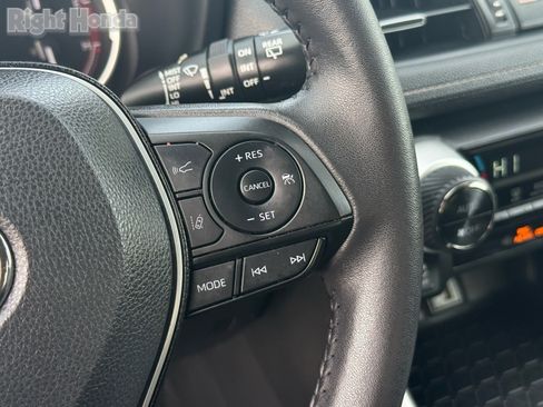 Used 2025 Toyota RAV4 XLE Premium image 17