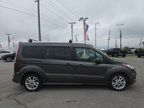 Used 2018 Ford Transit Connect Titanium image 4