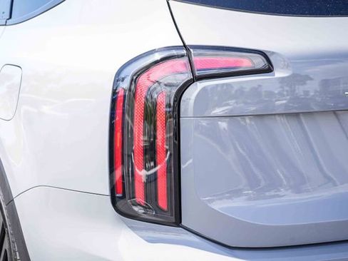 Certified 2024 Kia Telluride EX X-Line AWD/4WD image 9