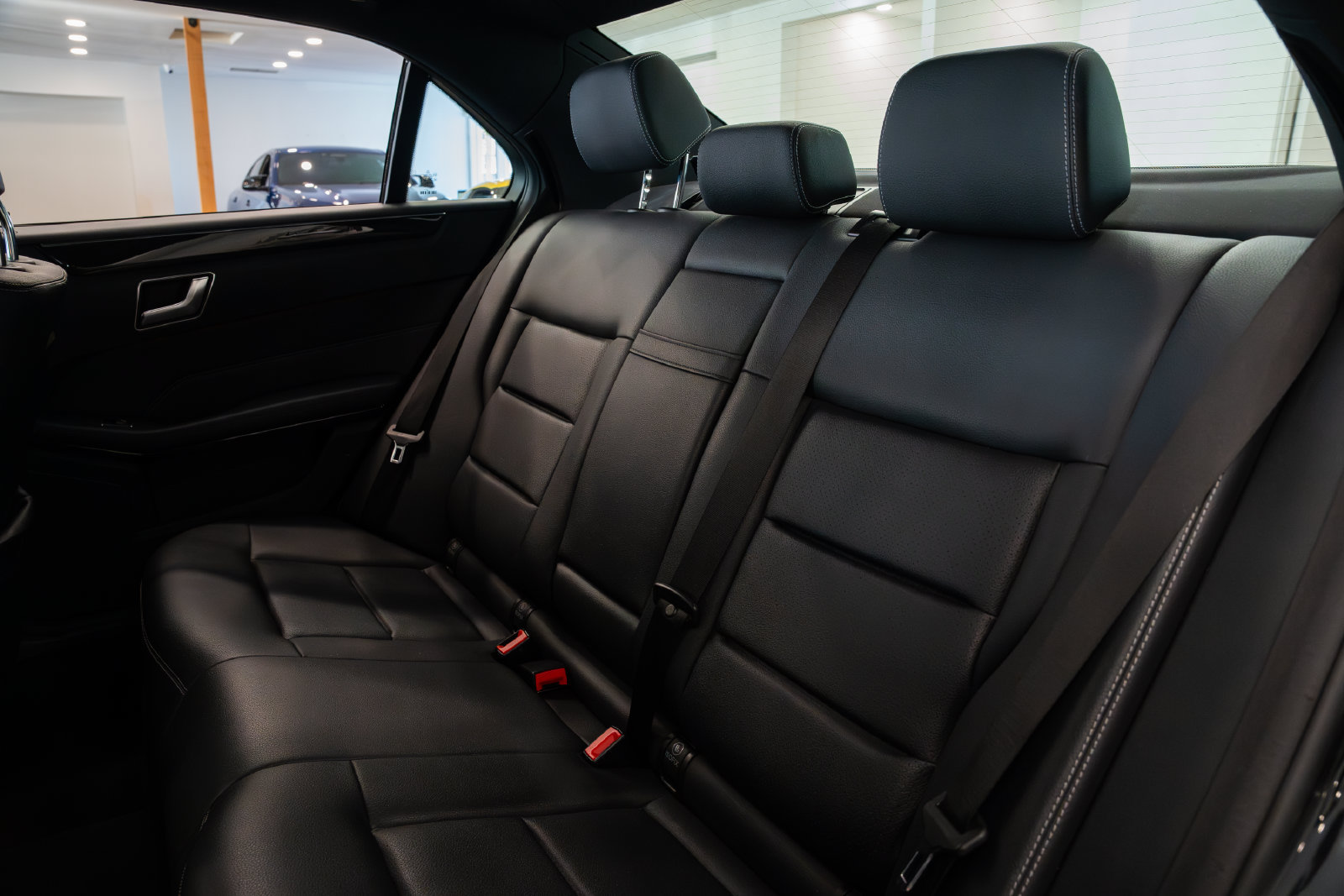 Used 2015 Mercedes-Benz E 250 BlueTEC Sedan image 21