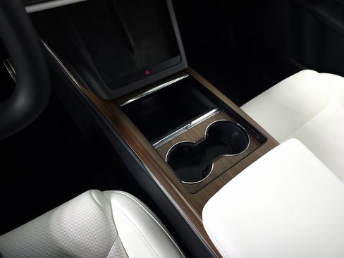 Used 2023 Tesla Model X image 35