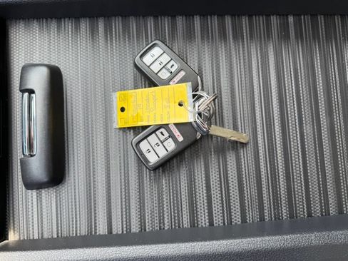 Used 2019 Honda Passport Touring image 2
