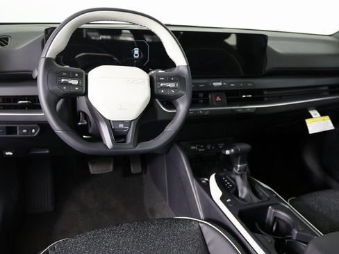 New 2025 Kia K4 GT-Line w/ GT-Line Sunroof Package image 10