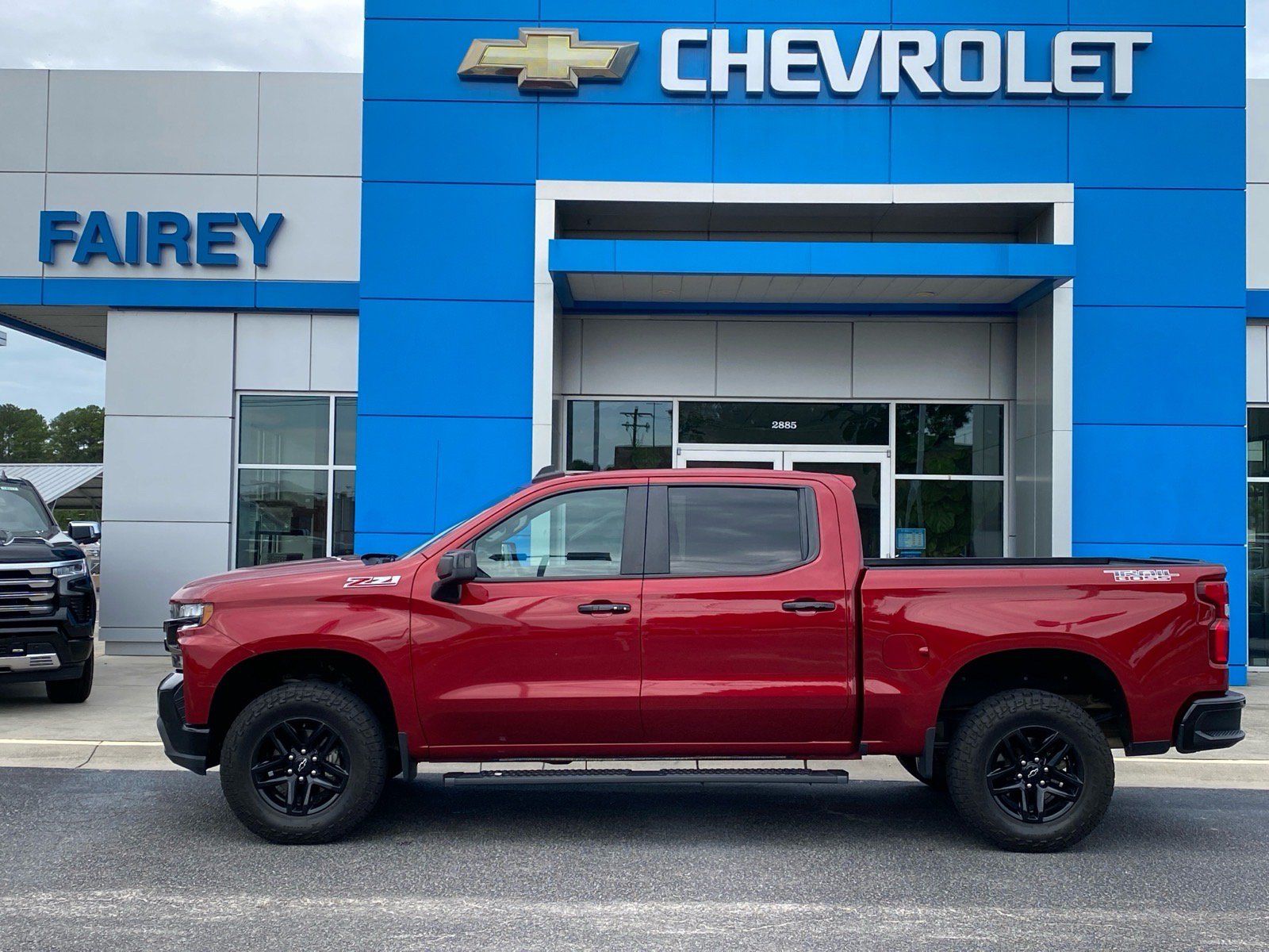 Used 2021 Chevrolet Silverado 1500 LT Trail Boss w/ Bed Protection Package AWD/4WD image 2