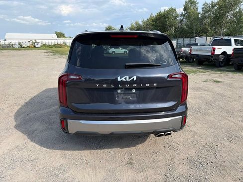 Used 2025 Kia Telluride S FWD image 7