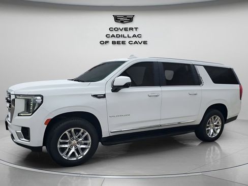 Used 2024 GMC Yukon XL SLT w/ SLT Luxury Package image 4