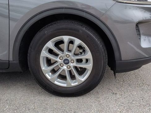 Used 2022 Ford Escape SE w/ Convenience Package FWD image 16