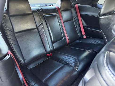 Used 2015 Dodge Challenger SRT image 50
