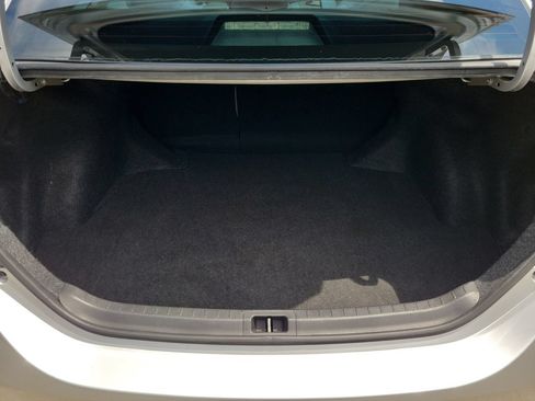 Used 2017 Toyota Corolla L FWD image 8