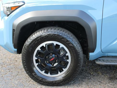 Used 2025 Toyota 4Runner TRD Off-Road Premium AWD/4WD image 12