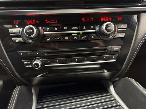 Used 2015 BMW X5 M AWD 4dr w/ Premium Package image 23