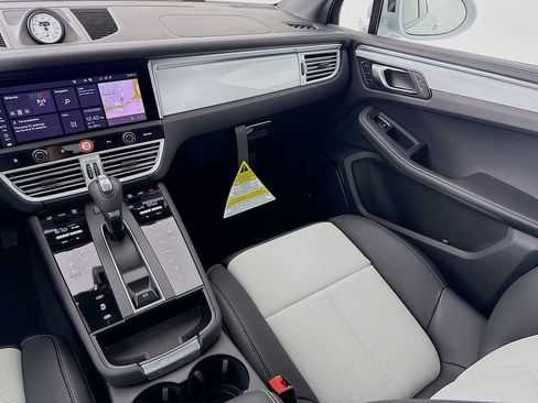 New 2026 Porsche Macan GTS image 26