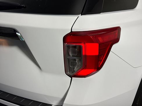 Used 2024 Ford Explorer XLT w/ Equipment Group 202A image 34