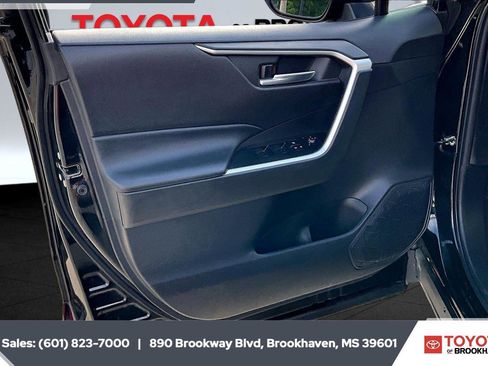 Used 2022 Toyota RAV4 XLE w/ Convenience Package AWD/4WD image 19