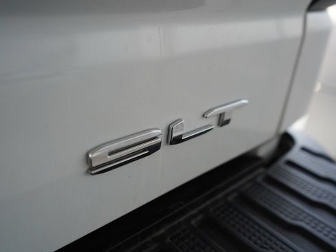 Used 2025 GMC Sierra 1500 SLT RWD image 8
