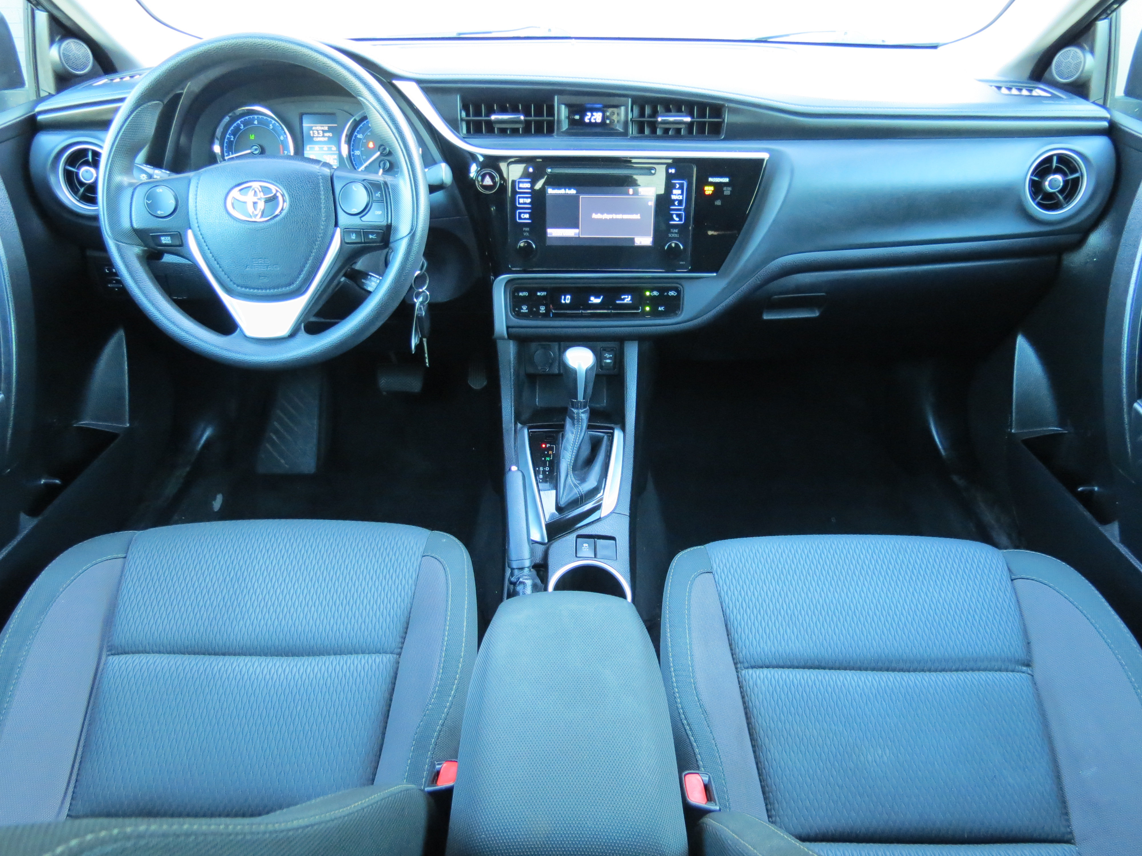 Used 2017 Toyota Corolla LE FWD image 12