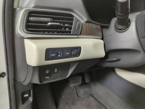 Certified 2019 Honda Accord Touring image 27