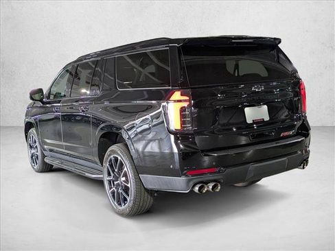 Used 2025 Chevrolet Suburban RST w/ Comfort Package AWD/4WD image 8