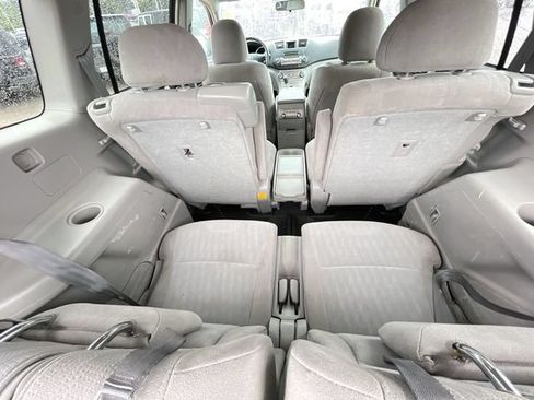 Used 2011 Toyota Highlander 4WD image 29