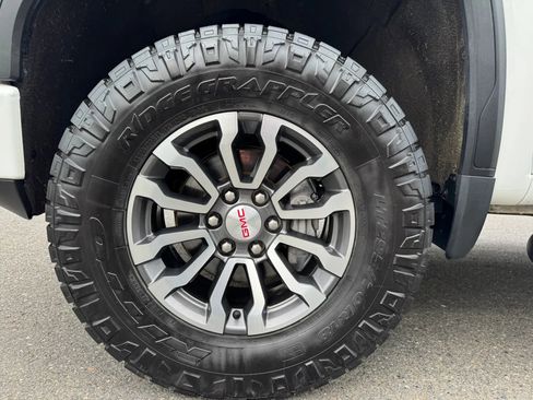 Used 2022 GMC Sierra 1500 AT4 w/ AT4 Preferred Package AWD/4WD image 21