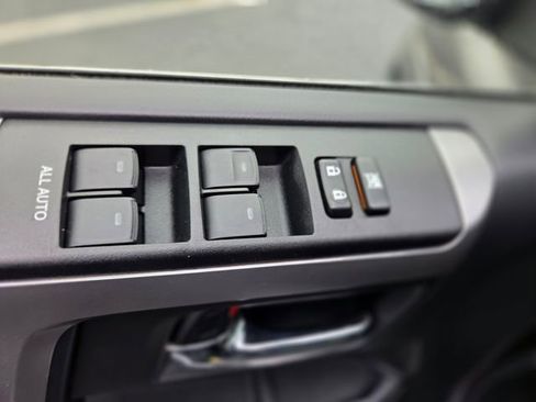 Used 2022 Toyota 4Runner Limited AWD/4WD image 7