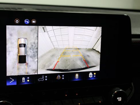 Used 2024 Chevrolet Colorado Z71 w/ Z71 Convenience Package 2 image 47