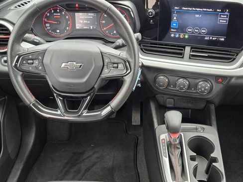 Certified 2024 Chevrolet Trax RS w/ Sunroof Package image 27