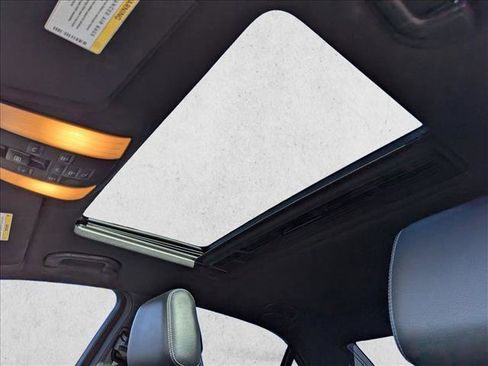 Used 2016 Mercedes-Benz E 350 Sedan image 16