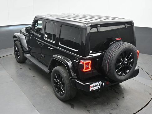 Used 2021 Jeep Wrangler Unlimited Sahara AWD/4WD image 38