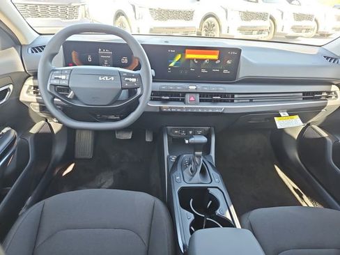 New 2026 Kia K4 LX image 6