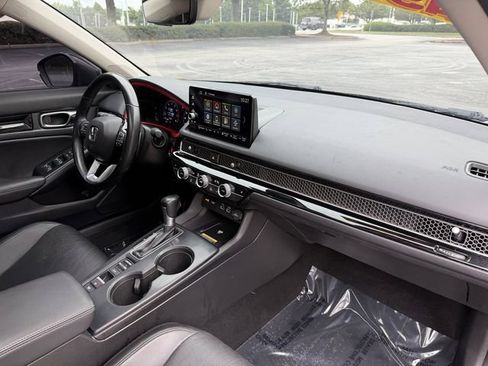 Used 2022 Honda Civic Touring image 32