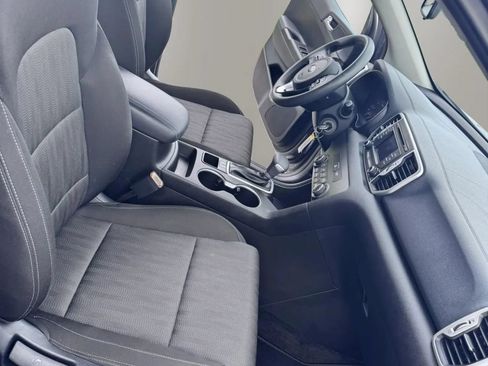 Used 2017 Kia Sportage LX FWD image 11