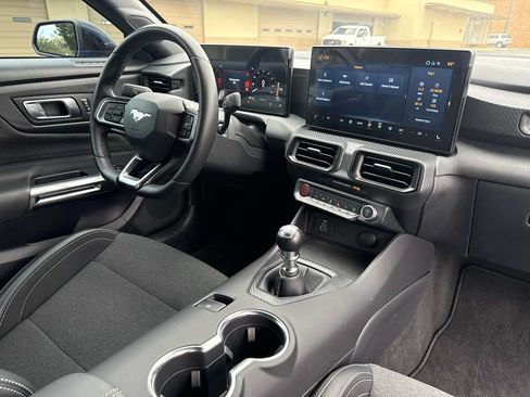 Used 2025 Ford Mustang GT RWD image 18