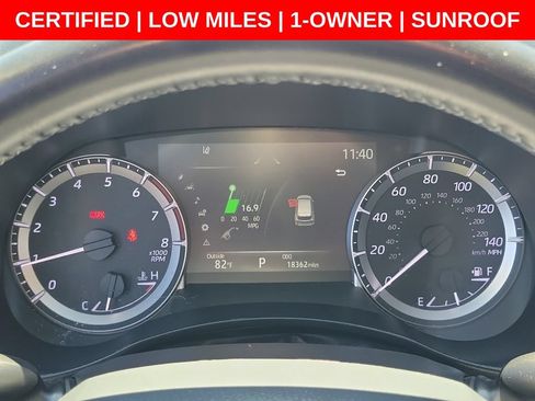 Used 2024 Toyota Highlander XLE FWD image 3