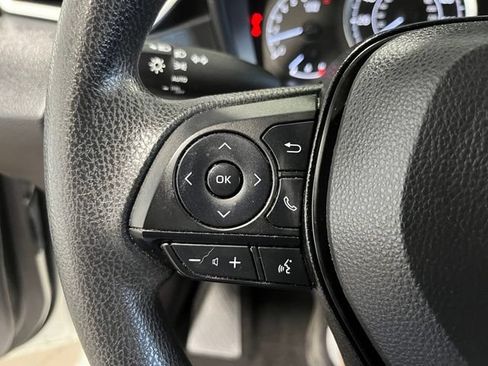 Used 2021 Toyota Corolla LE FWD image 25