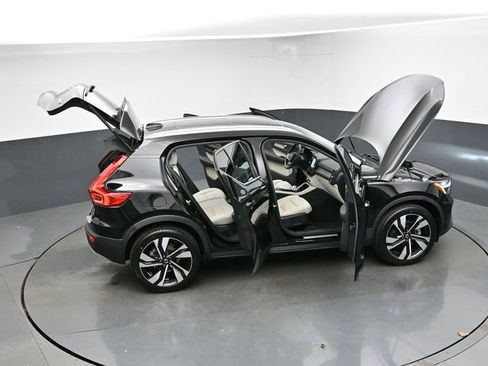 Used 2023 Volvo XC40 B5 Plus w/ Protection Package Premier AWD/4WD image 46