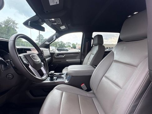 Used 2024 GMC Sierra 1500 SLT AWD/4WD image 11
