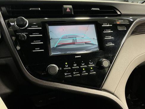 Used 2020 Toyota Camry LE FWD image 20