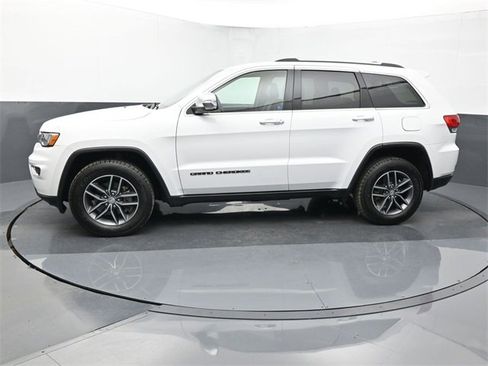 Used 2017 Jeep Grand Cherokee Limited image 2