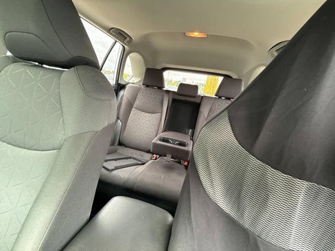 Used 2021 Toyota RAV4 XLE w/ Convenience Package AWD/4WD image 10