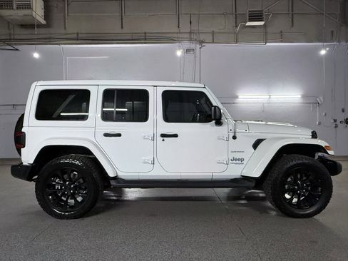 Used 2022 Jeep Wrangler Unlimited Sahara w/ Cold Weather Group image 7