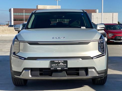 New 2026 Kia EV9 Light image 9