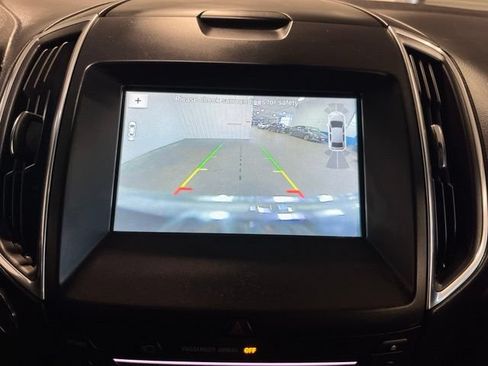 Used 2018 Ford Edge Titanium w/ Equipment Group 302A AWD/4WD image 26